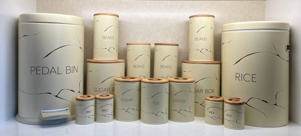 سرویس آشپزخانه اورانوس 17 پارچه استوانه ای طرح دار B0011